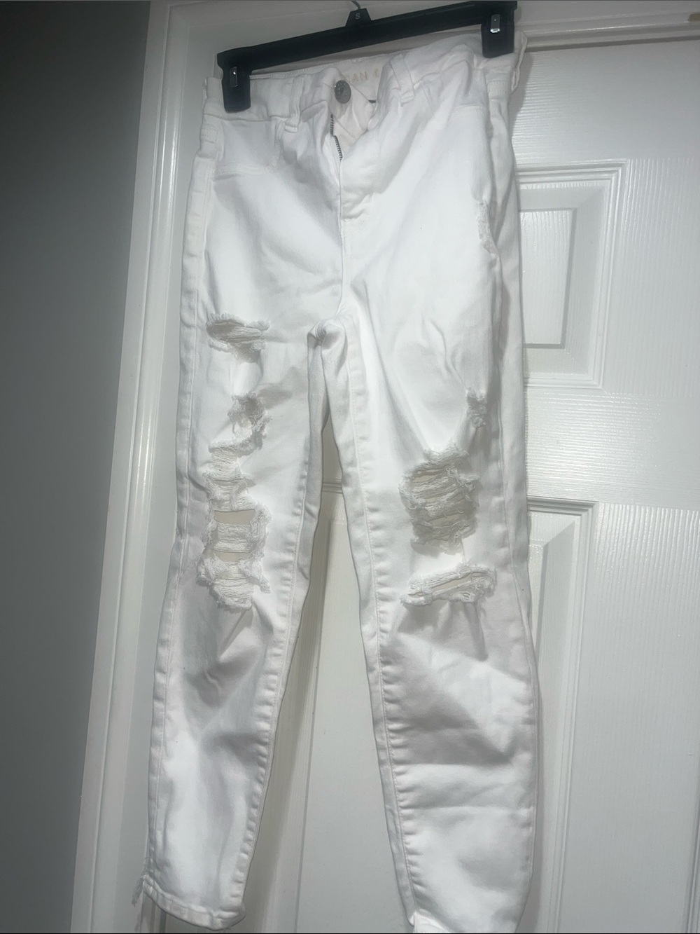 American Eagle Outfitters White Distressed Ripped Jeans